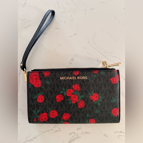 Michael Kors Rose Wristlet- NWOT - Picture 3 of 17